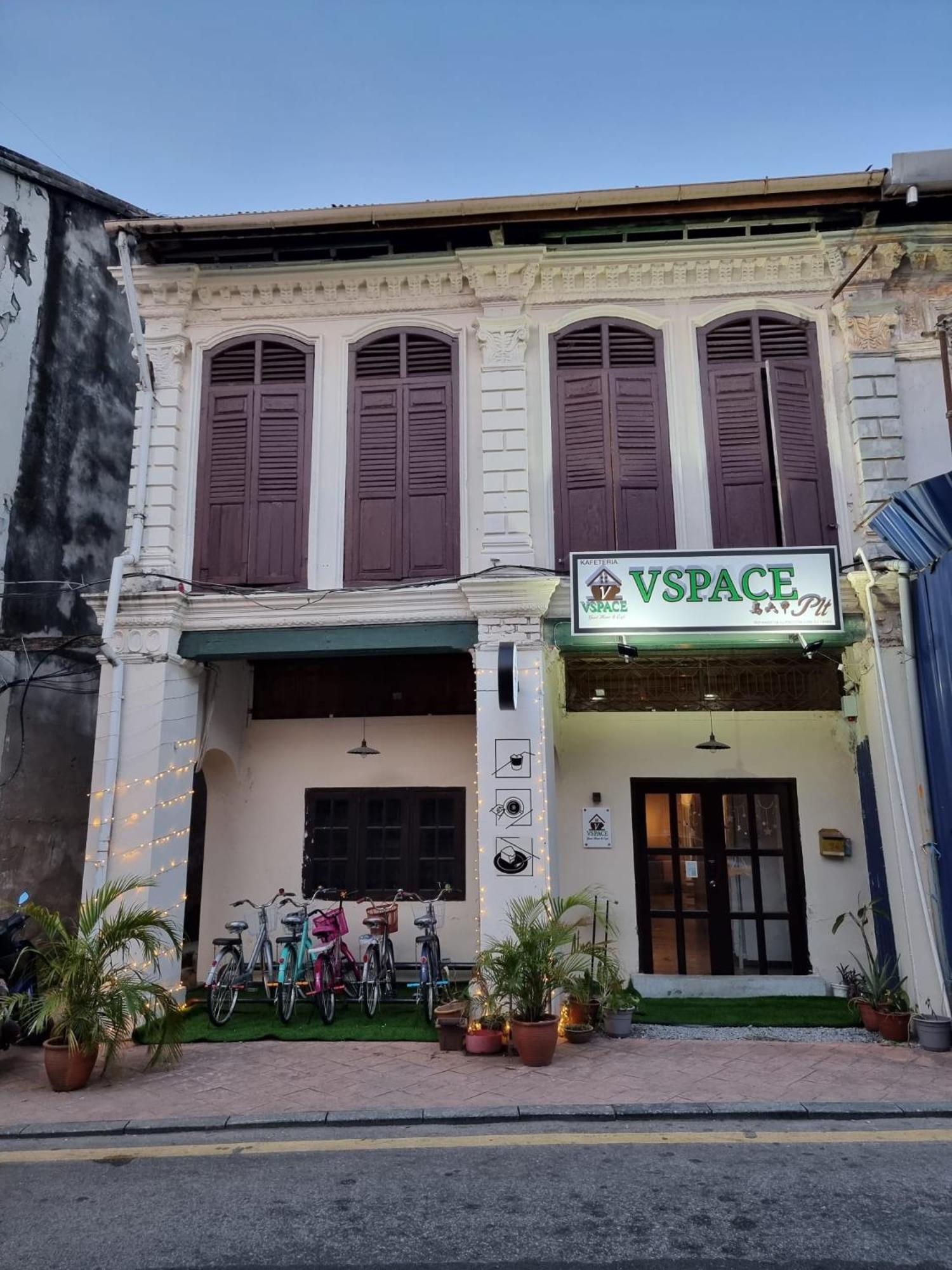 Malacca Vspace Guesthouse Capsule & Cafe מראה חיצוני תמונה